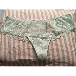 Victoria’s secret pantie size XL